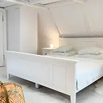 Za Rozowymi Drzwiami Feriehus *