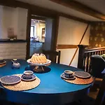 Za Rozowymi Drzwiami Feriehus *