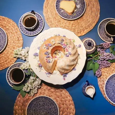 Za Różowymi Drzwiami *