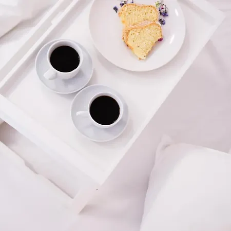 Za Różowymi Drzwiami