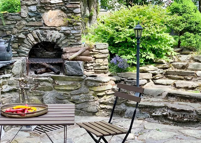 Za Rozowymi Drzwiami Tatil Evi *