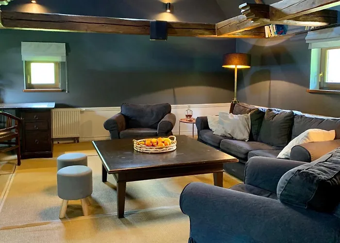 Za Rozowymi Drzwiami