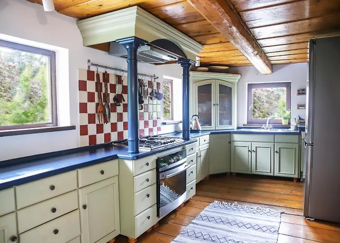 Za Rozowymi Drzwiami *