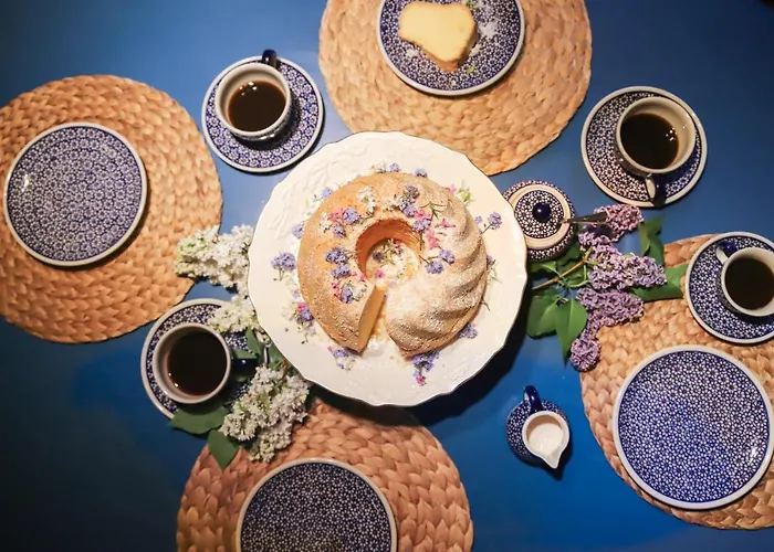 Za Rozowymi Drzwiami *