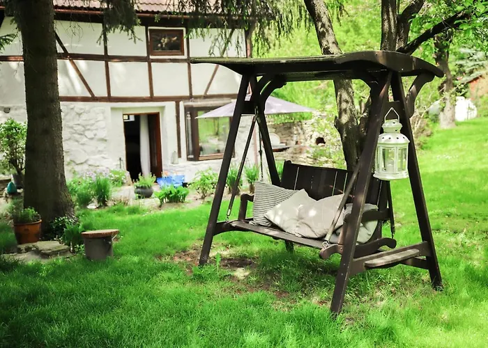 Za Rozowymi Drzwiami